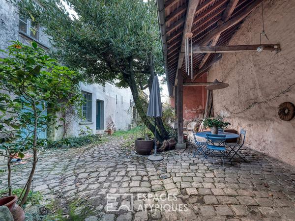 Maison de ville avec dépendances, atelier et jardin au coeur de Chilly-Mazarin