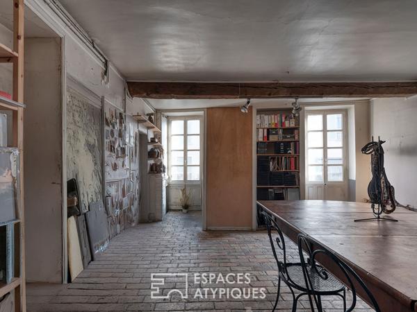 Maison de ville avec dépendances, atelier et jardin au coeur de Chilly-Mazarin