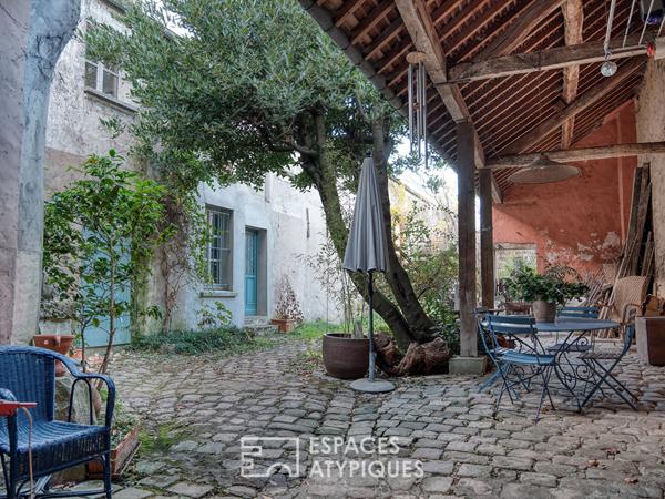 Maison de ville avec dépendances, atelier et jardin au coeur de Chilly-Mazarin