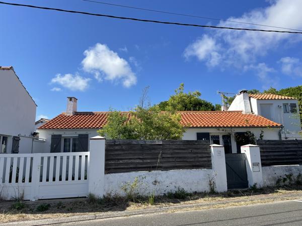 Authenticité, charme et potentiel – Maison 4 pièces Toutes les caractéristiques