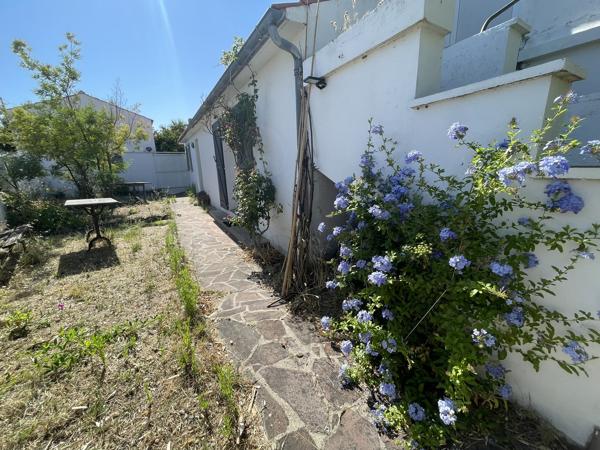 Authenticité, charme et potentiel – Maison 4 pièces Toutes les caractéristiques