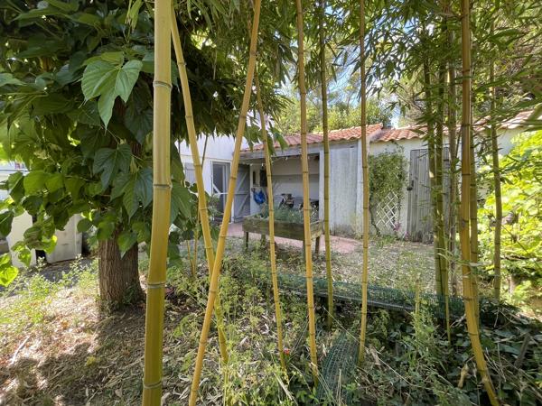 Authenticité, charme et potentiel – Maison 4 pièces Toutes les caractéristiques