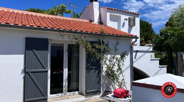 Authenticité, charme et potentiel – Maison 4 pièces Toutes les caractéristiques
