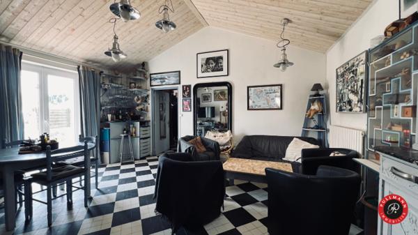 Authenticité, charme et potentiel – Maison 4 pièces Toutes les caractéristiques