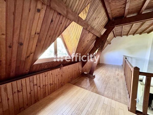 Maison
         7 pièces
        - 200 m² Exclusivité 335 000 € *