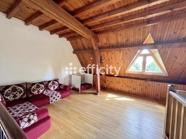 Maison
         7 pièces
        - 200 m² Exclusivité 335 000 € *