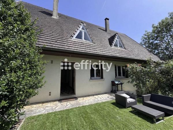 Maison
         7 pièces
        - 200 m² Exclusivité 335 000 € *