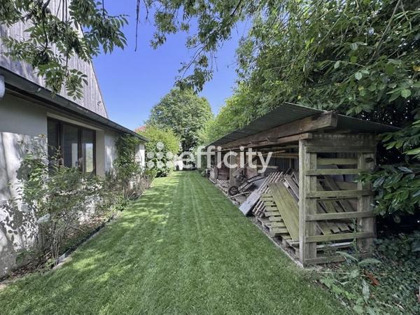 Maison
         7 pièces
        - 200 m² Exclusivité 335 000 € *