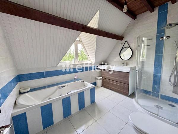 Maison
         7 pièces
        - 200 m² Exclusivité 335 000 € *