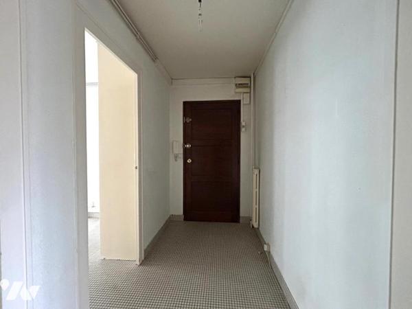 NANTES : A vendre Rue du Pin,  Appartement Type III, cave et parking