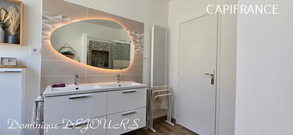 Exclusivité en Ardèche, grande maison familiale de 230m², terrain pour jardin et très belle terrrasse ensoleillée ainsi qu'un grand local commercial de 218m²