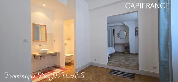 Exclusivité en Ardèche, grande maison familiale de 230m², terrain pour jardin et très belle terrrasse ensoleillée ainsi qu'un grand local commercial de 218m²