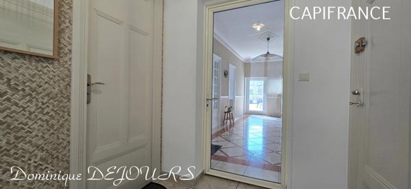 Exclusivité en Ardèche, grande maison familiale de 230m², terrain pour jardin et très belle terrrasse ensoleillée ainsi qu'un grand local commercial de 218m²