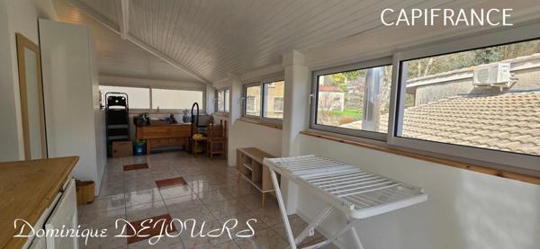 Exclusivité en Ardèche, grande maison familiale de 230m², terrain pour jardin et très belle terrrasse ensoleillée ainsi qu'un grand local commercial de 218m²