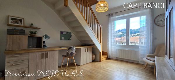 Exclusivité en Ardèche, grande maison familiale de 230m², terrain pour jardin et très belle terrrasse ensoleillée ainsi qu'un grand local commercial de 218m²