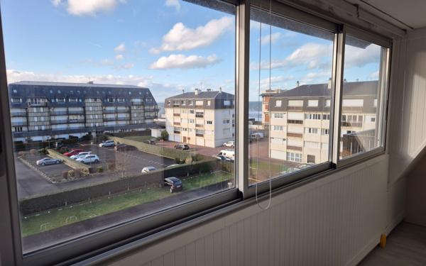 Appartement à vendre    2 pièces • 2 327 m2 Villers-sur-Mer