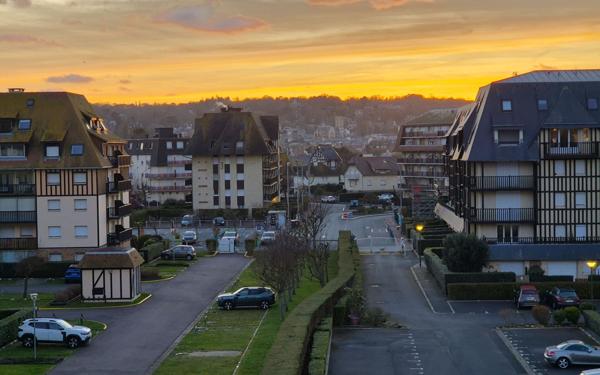 Appartement à vendre    2 pièces • 2 327 m2 Villers-sur-Mer