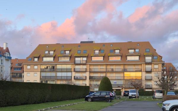 Appartement à vendre    2 pièces • 2 327 m2 Villers-sur-Mer