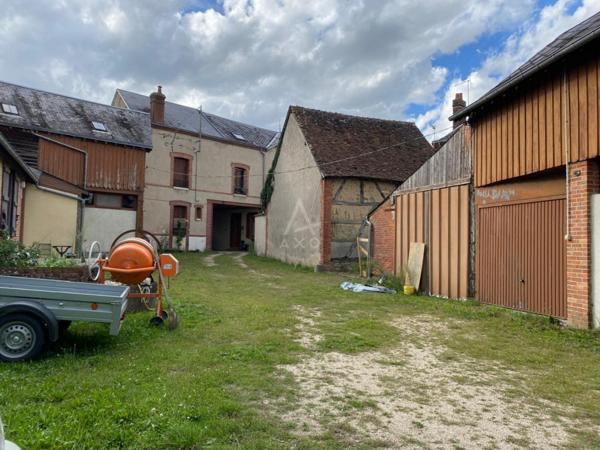 Coullons maison de ville idéal famille ou futur commerce