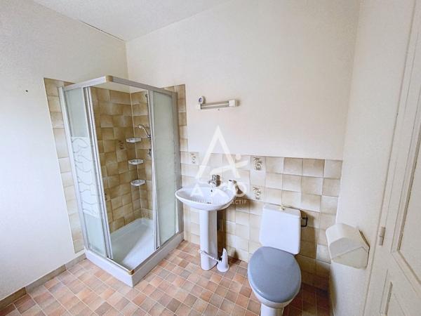 Coullons maison de ville idéal famille ou futur commerce