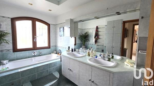 Maison traditionnelle 5 pièces de 140 m² à Drap (06340)