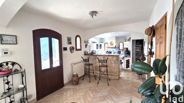 Maison traditionnelle 5 pièces de 140 m² à Drap (06340)