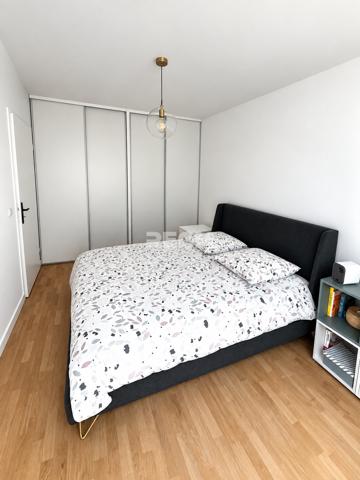 Beau 2 pièces de 40 m² avec rez-de-jardin, cave et parking à Thiais
