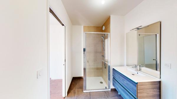 CHATENAY-MALABRY - appartement 3 pièces 58,8m2 avec terrasse de 17m2 ; parking ; commerces ; T10 ; Ecoles