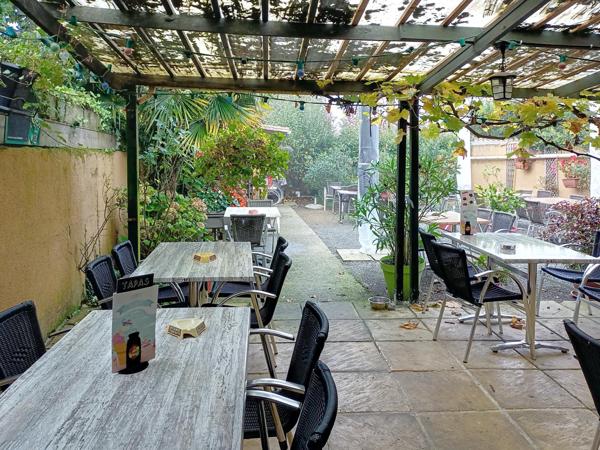 Vente bar (Mur + Fond) et T5  St Astier - Dordogne