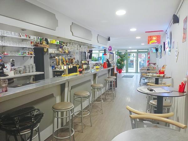 Vente bar (Mur + Fond) et T5  St Astier - Dordogne