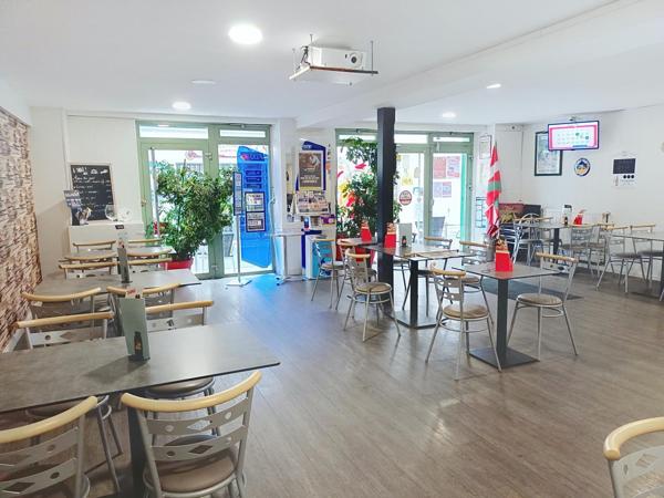 Vente bar (Mur + Fond) et T5  St Astier - Dordogne