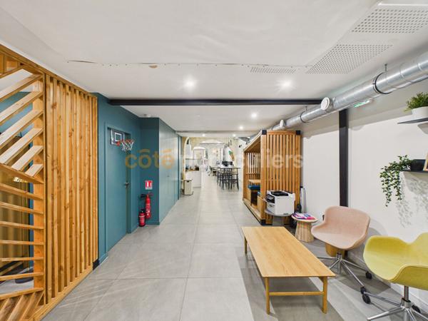 Vente
                Bureaux140 m² - BORDEAUX (33000)