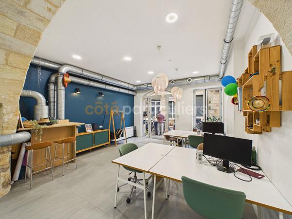 Vente
                Bureaux140 m² - BORDEAUX (33000)