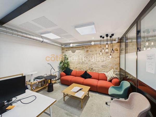 Vente
                Bureaux140 m² - BORDEAUX (33000)