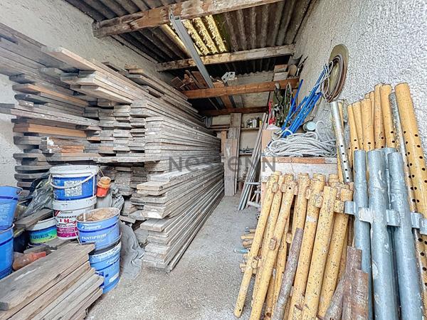 À vendre VALENTON, Lots de garages BOX rares, fort potentiel (72m²)