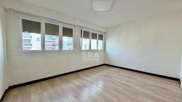 STUDIO 31M² À JUVISY-SUR-ORGE, AU PIED DU RER AVEC PARKING