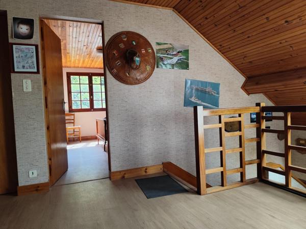 MAISON CONTEMPORAINE - EXCELLENT ETAT GENERAL -