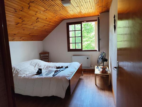 MAISON CONTEMPORAINE - EXCELLENT ETAT GENERAL -