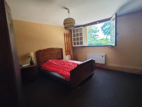 MAISON CONTEMPORAINE - EXCELLENT ETAT GENERAL -