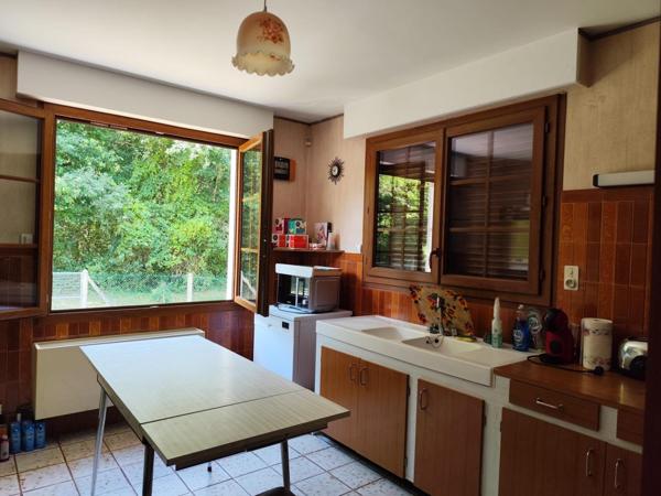 MAISON CONTEMPORAINE - EXCELLENT ETAT GENERAL -