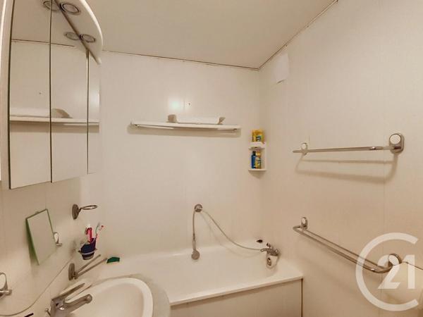Appartement F2 à vendre  2 pièces - 39,20 m 2   ST DENIS  - 93