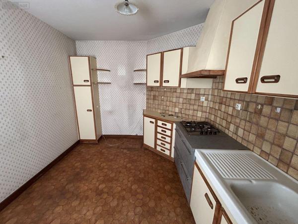 Maison de ville à vendre à Chalonnes-sur-Loire dans le Maine-et-Loire (49290), ref : 12516/1253   
CENTRE VILLE