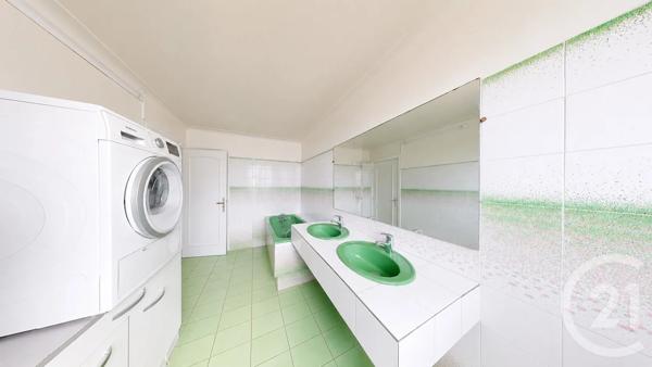 Appartement F3 à vendre  3 pièces - 54 m 2   LA COURNEUVE  - 93