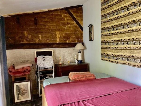 DEPENDANCE 390 M2 A RENOVER  AVEC STUDIO ATTENANT