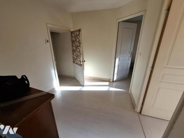 2 maisons de ville à PONS, un T3 libre et un T4 loué - rentabilité possible 8% 