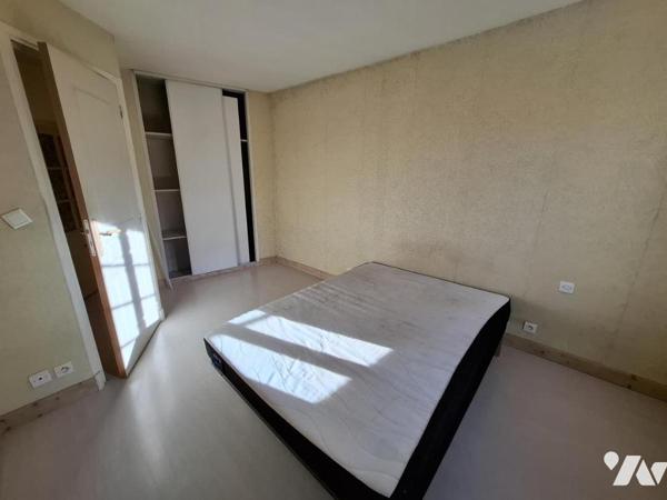 2 maisons de ville à PONS, un T3 libre et un T4 loué - rentabilité possible 8% 