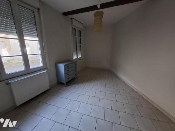 2 maisons de ville à PONS, un T3 libre et un T4 loué - rentabilité possible 8% 