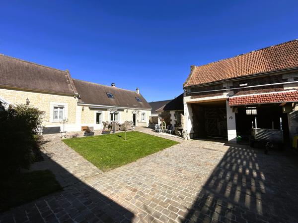 CHARMANTE MAISON ANCIENNE RENOVEE AVEC DEPENDANCES-GARAGE-CAVE ET TERRAIN