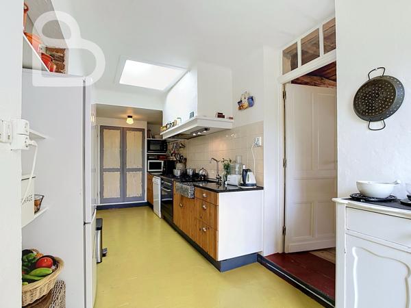 Propriété en pierre de caractère avec gîte et piscine