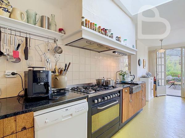 Propriété en pierre de caractère avec gîte et piscine
